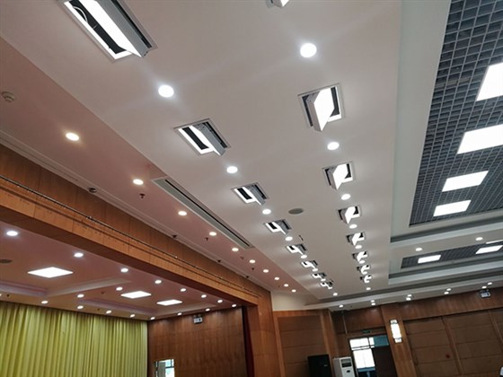 學(xué)校報(bào)告廳舞臺(tái)燈光配置